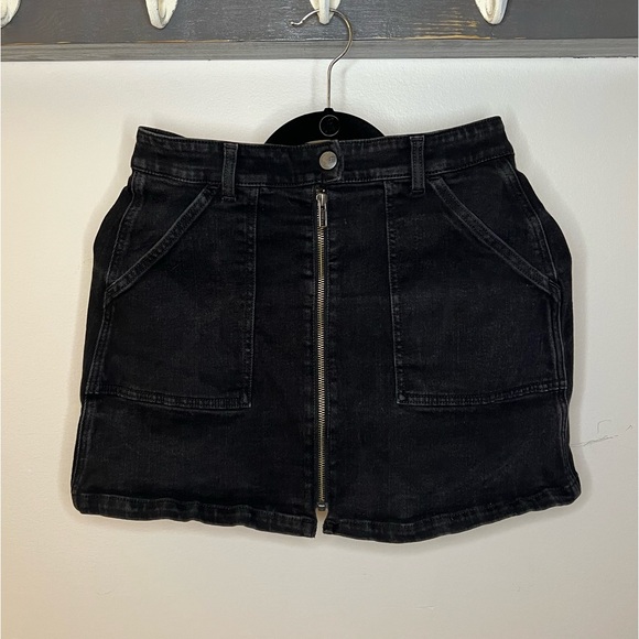 MADEWELL Denim Utility Zip Skirt in Black Frost - Picture 2 of 5